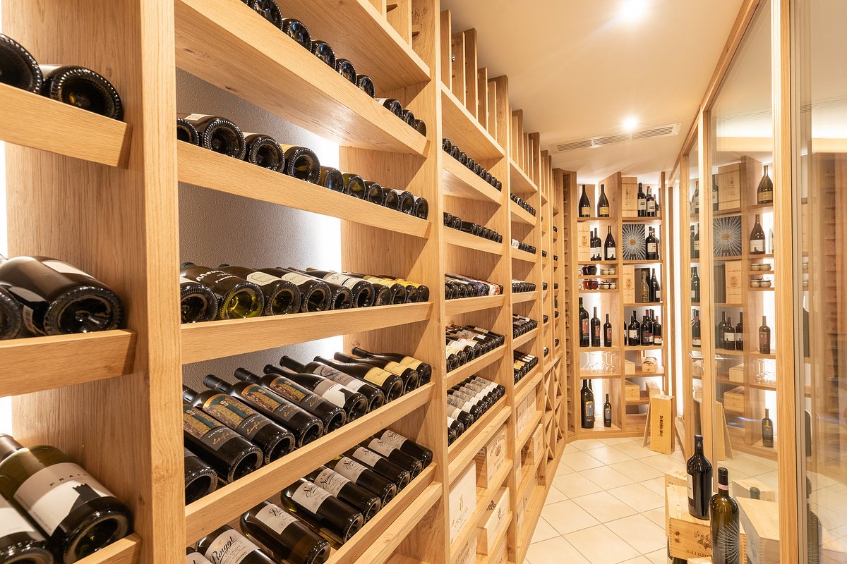 Luxury Wines World - Exclusive Wines
